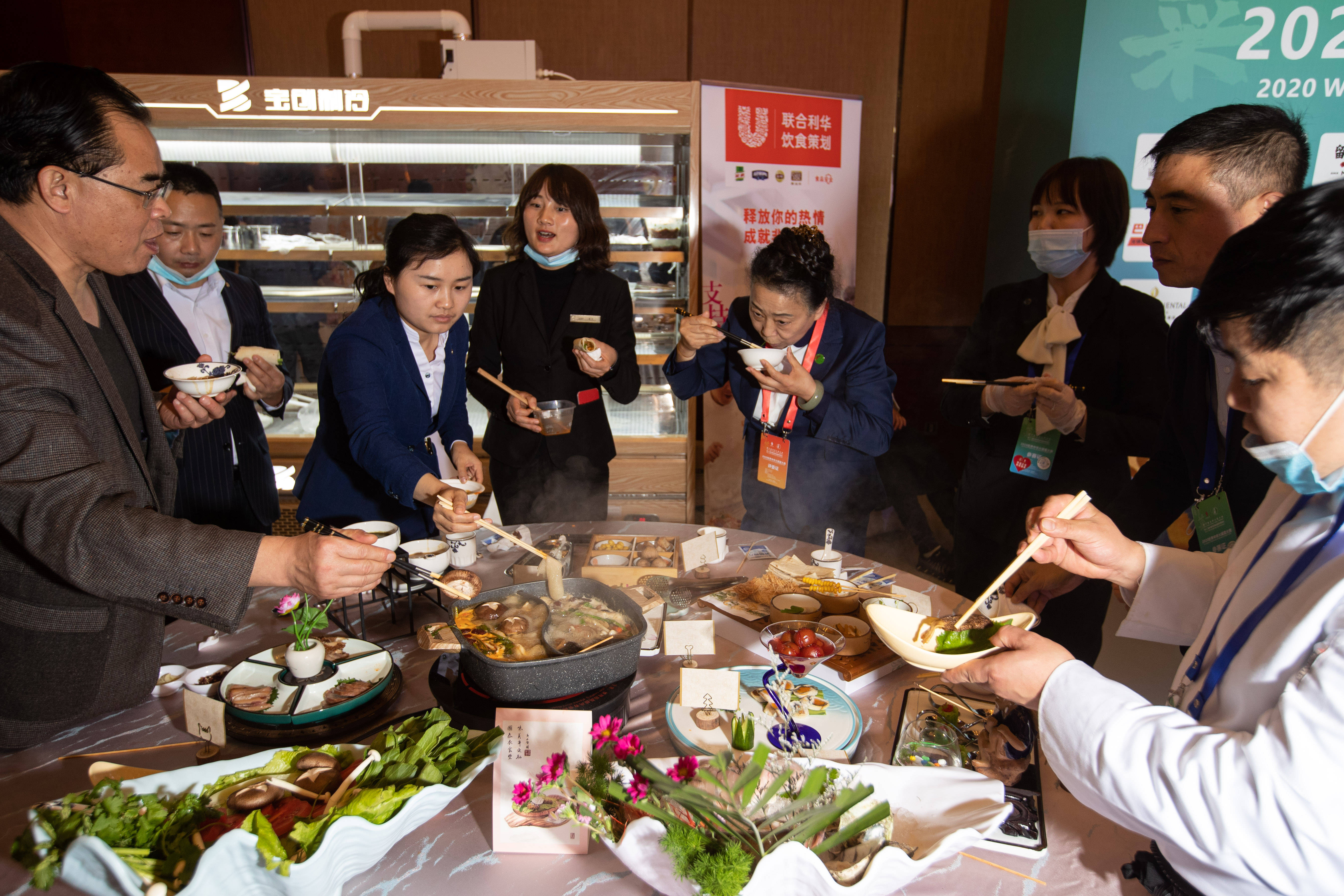 关于食堂活动策划的文章标题，打造活力食堂，共享美食盛宴——食堂特色活动全面展开